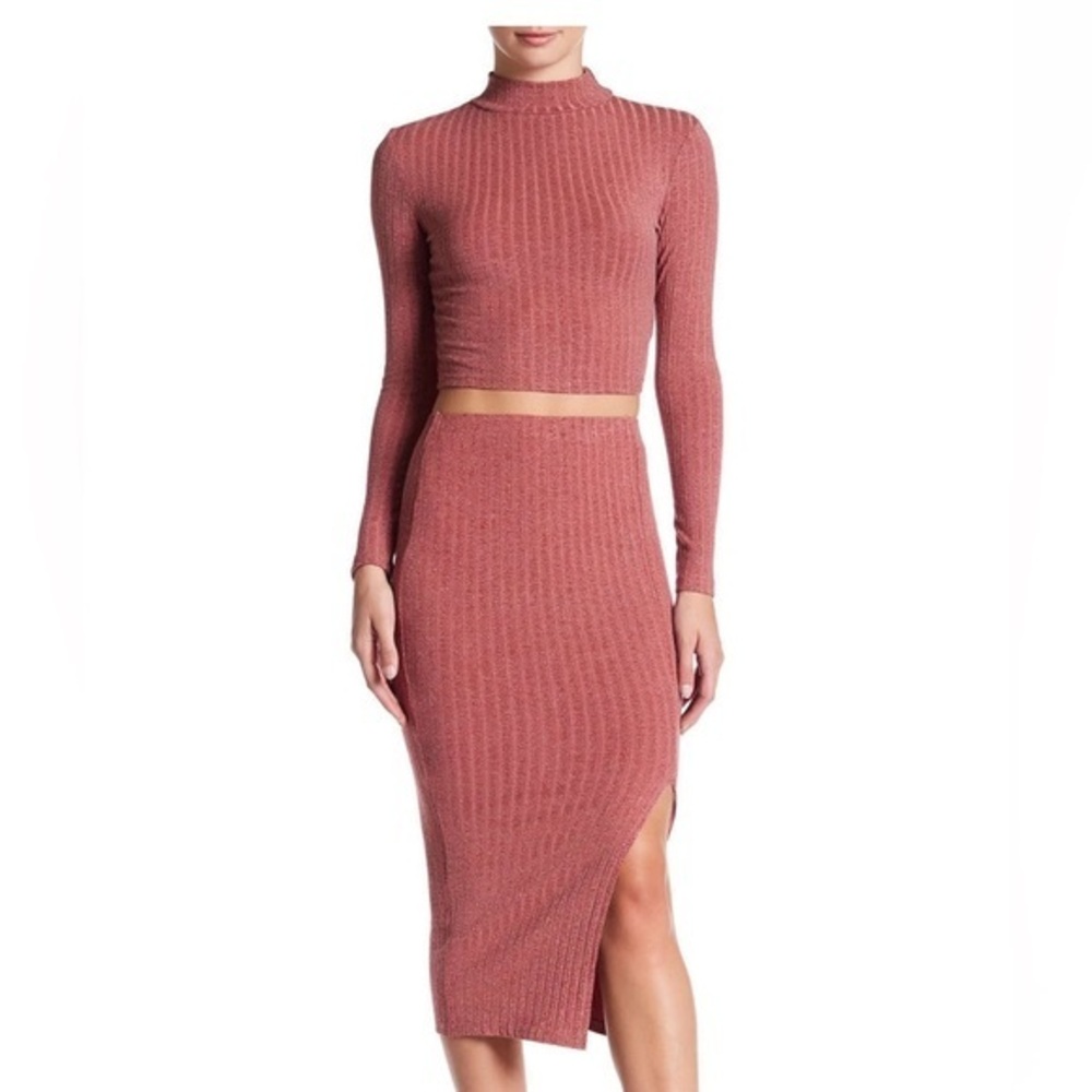 ♥️ Elegant Ribbed Pink Midi Skirt